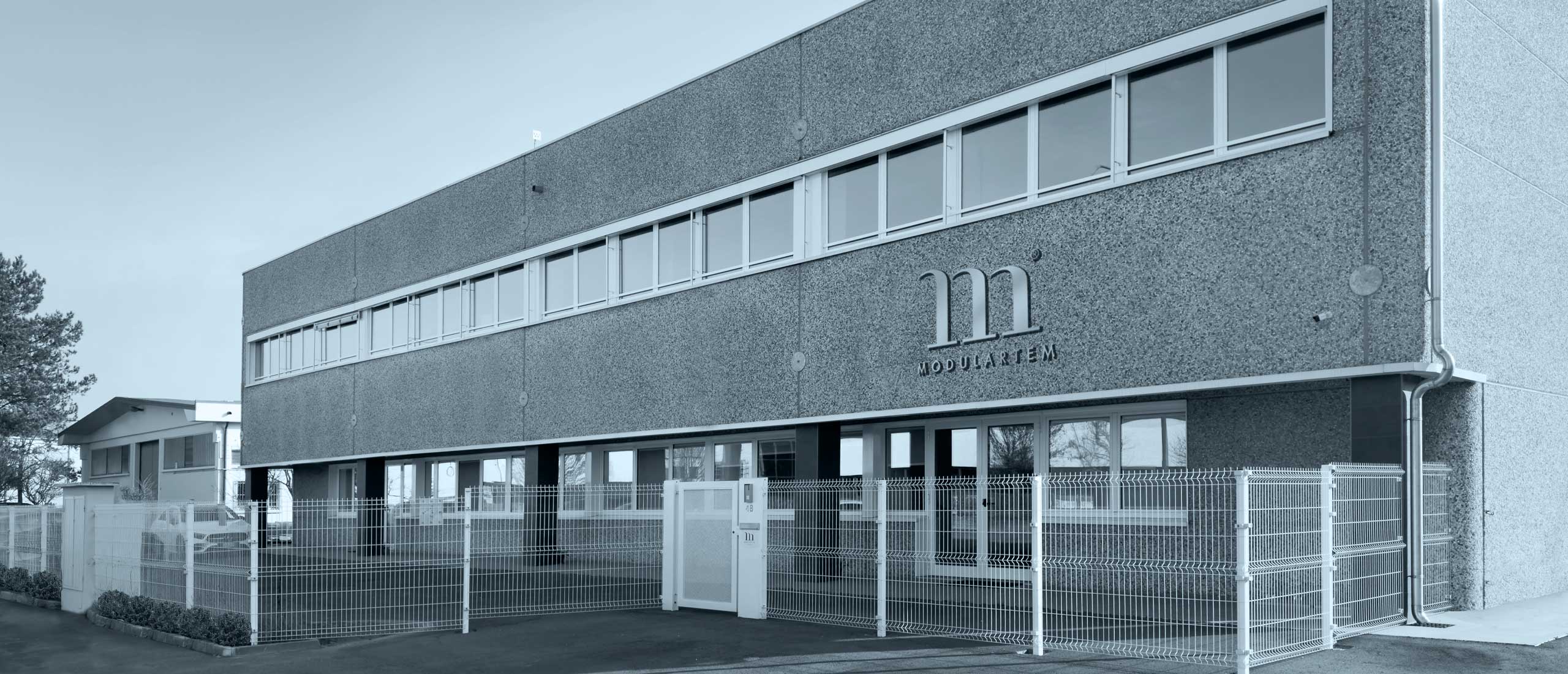 Modulartem è la prima azienda produttrice di griglie
per piscine dal design unico ed inimitabile e, grazie
ad una consolidata esperienza nel settore, è in grado di
offrire le soluzioni più avanzate per realizzare o ristrutturare
la vostra piscina.