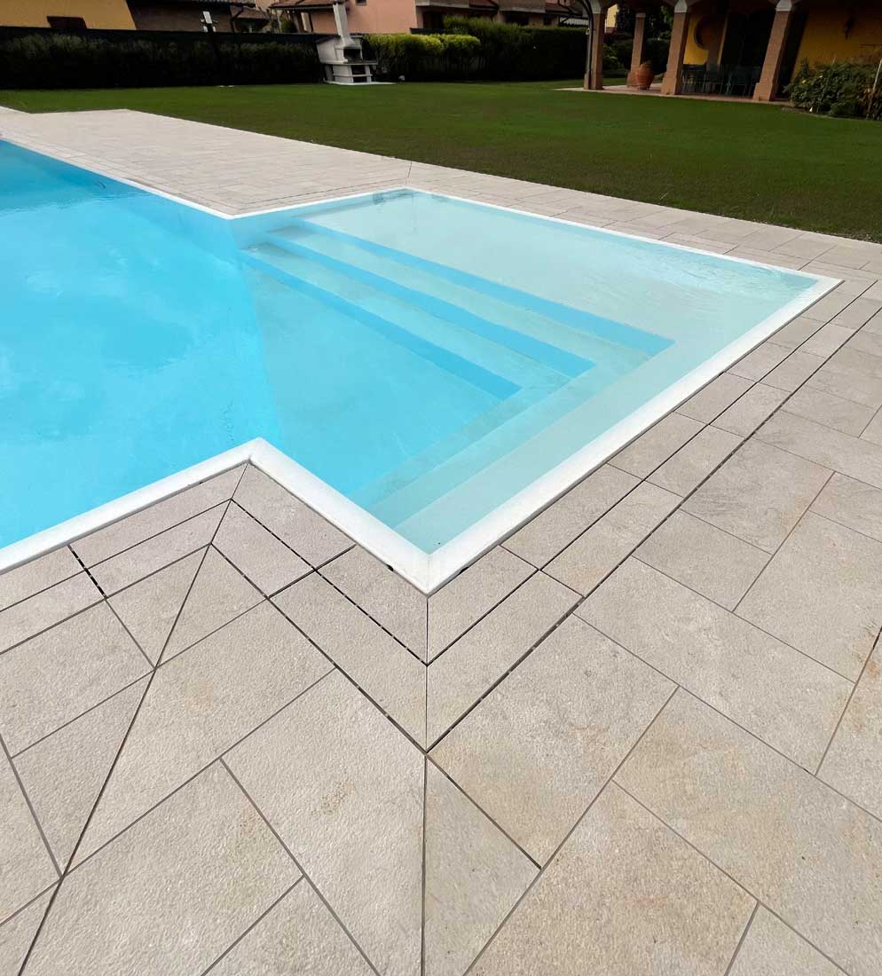 infinity pool with Directa Felix beige grid, Felix beige floor