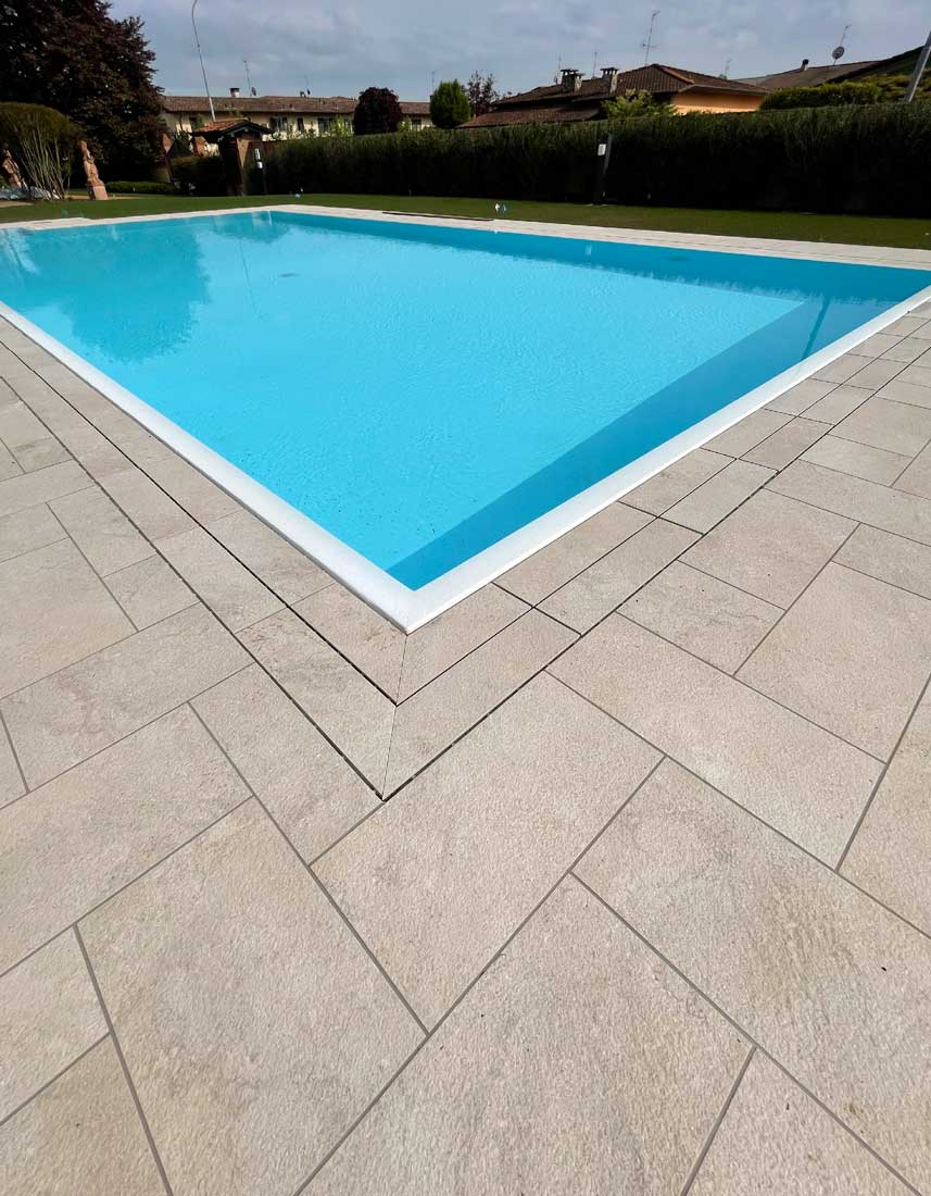 infinity pool with Directa Felix beige grid, Felix beige floor