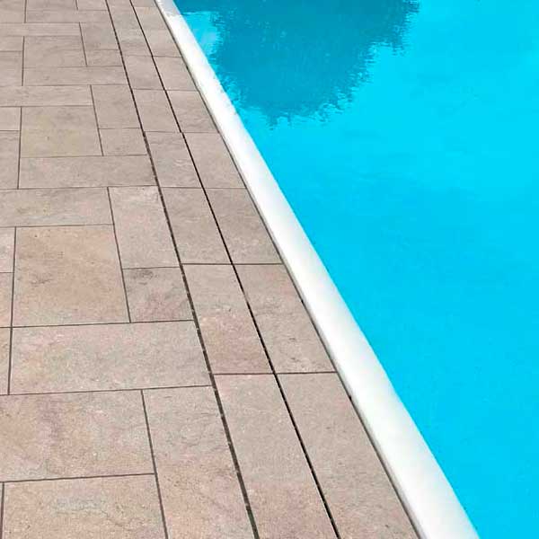 piscina a sfioro con griglia directa felix beige