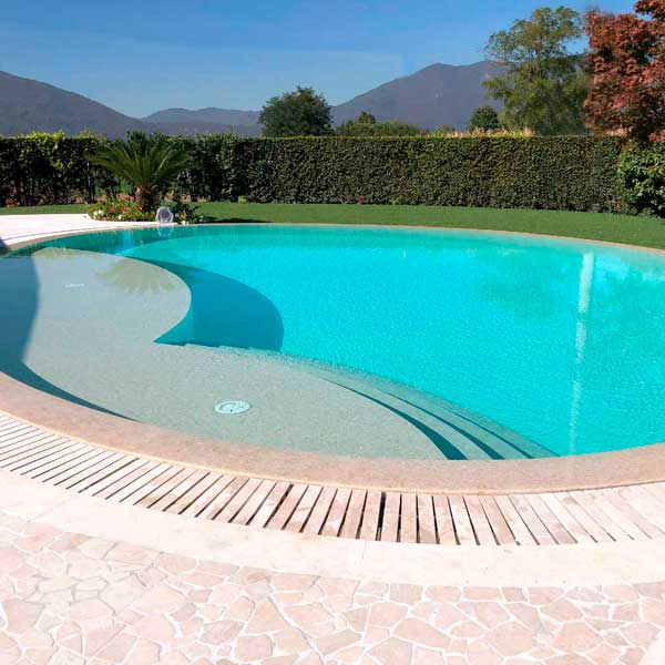 piscina a sfioro con griglia per canalina ellipsis meta beige