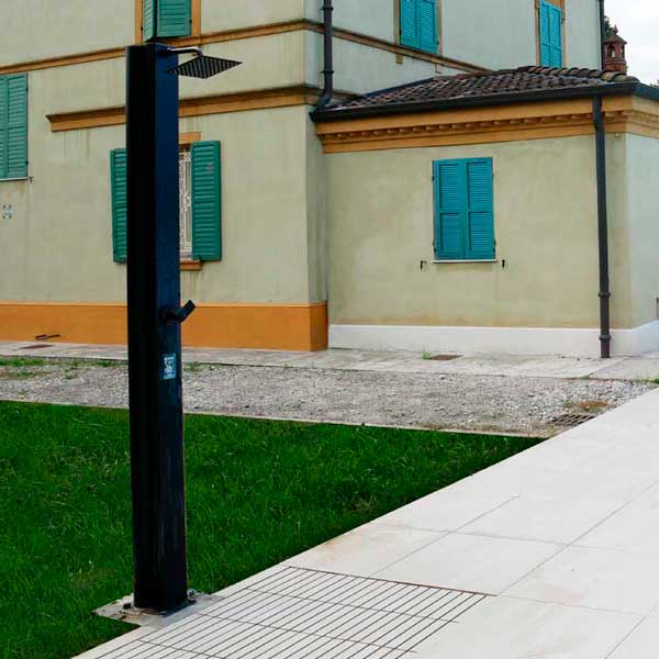 piatti doccia in gres porcellanato per piscine di design