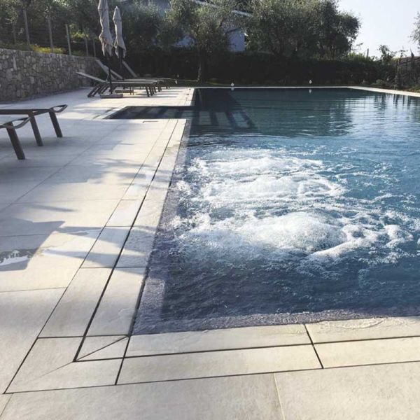 Concrete effect pool floor - Minimal